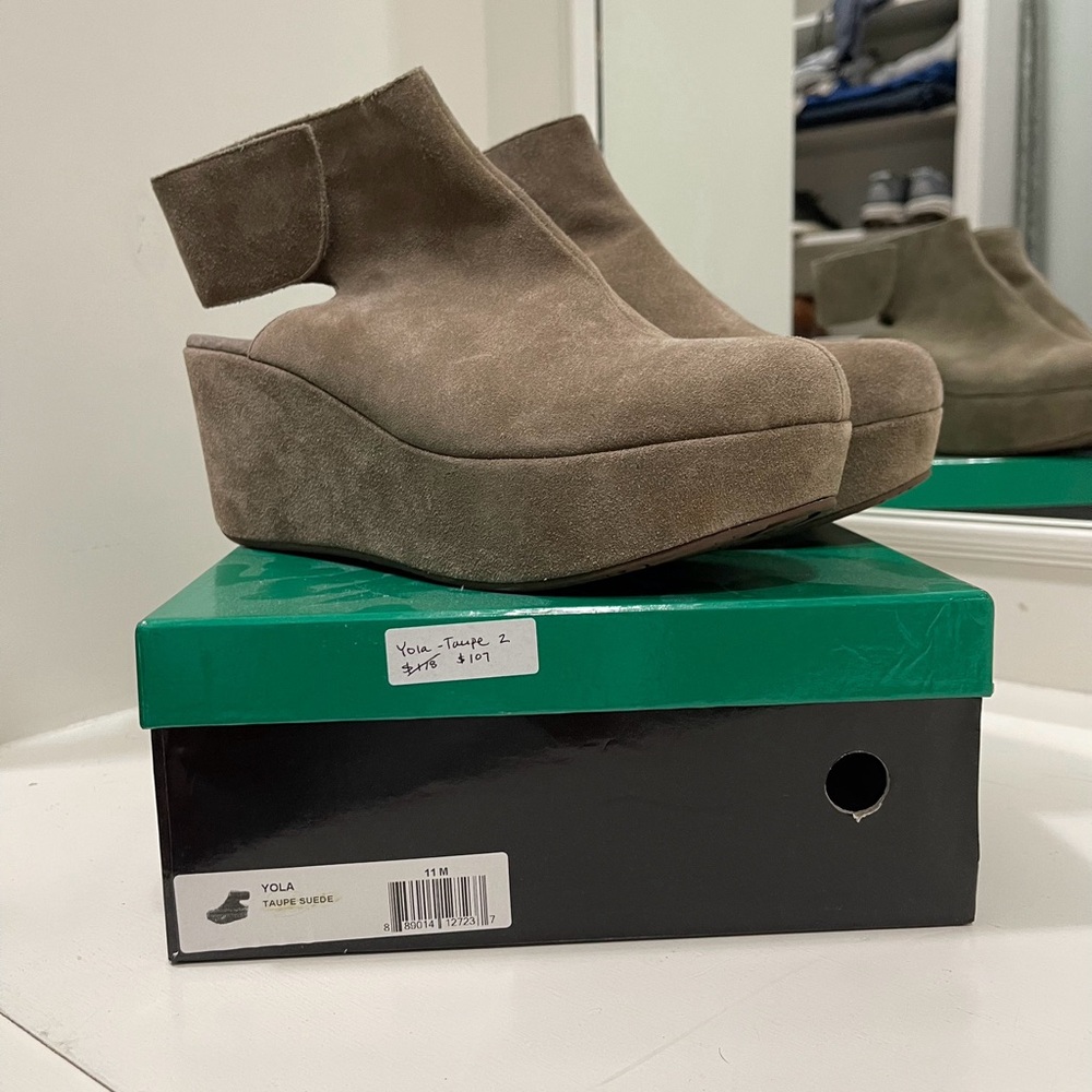 Great-looking platform bootie.